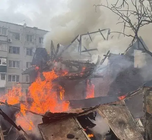 Низку пожеж і руйнувань спричинили ворожі обстріли Чугуєва