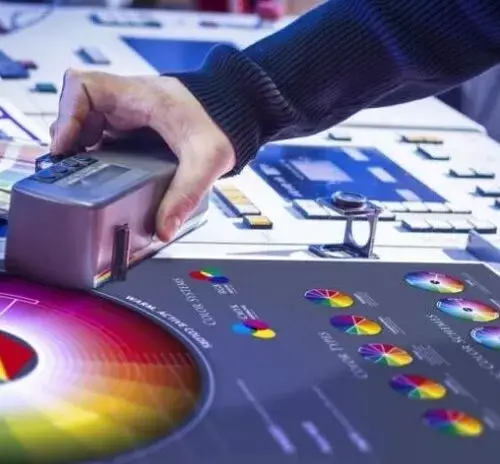 У чому різниця між RGB та CMYK