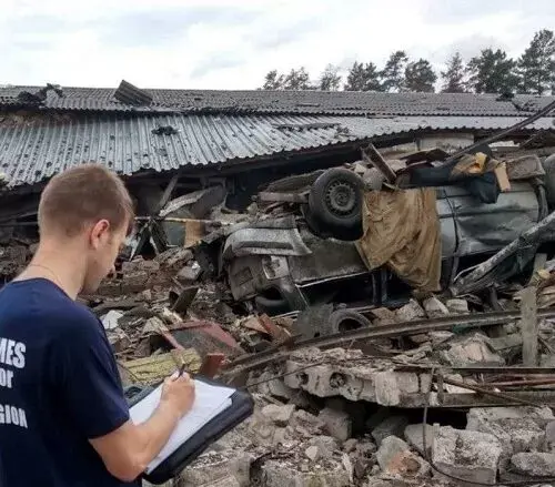 Ночью оккупанты нанесли ракетный удар по Чугуевщине: поврежден завод, гаражи и автомобили