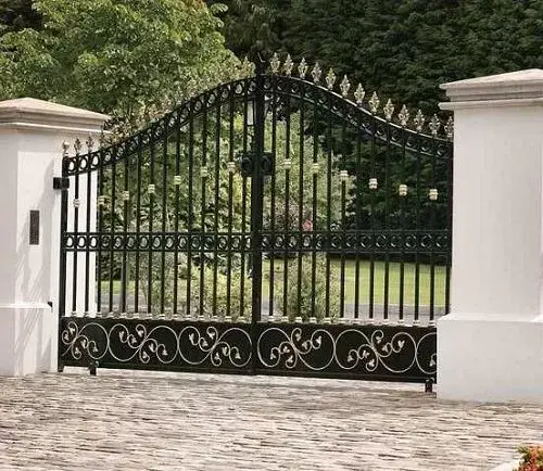 Ковані вироби: цілі конструкції та елементи від українського виробника