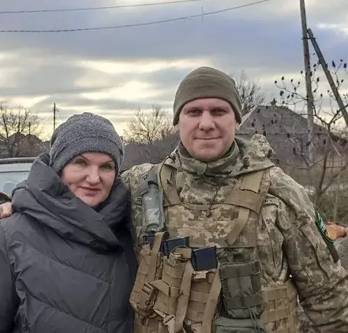 Мінаєва передала захисникам подарунки до Дня ЗСУ