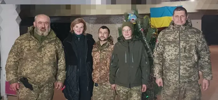 Мінаєва привітала воїнів тероборони і передала подарунки від чугуївців