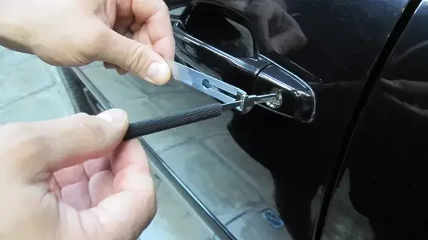 Аварийное вскрытие авто: что нужно знать?