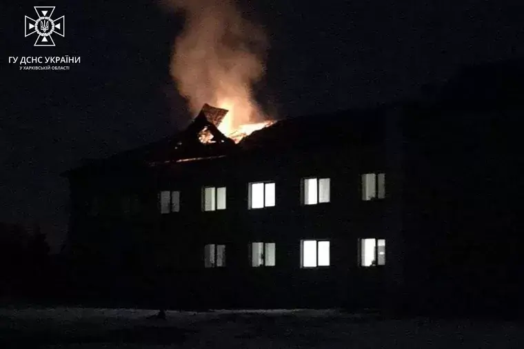 На Чугуївщині через обстріли згоріла лікарня і трансформатор