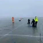 На Печенізькому водосховищі двоє рибалок провалились під лід