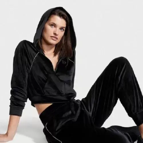 Спортивні костюми Victoria’s Secret – одяг для комфорту кожної миті