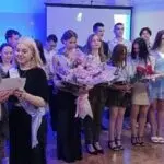 В Чугуєві пройшли перші випускні: Мінаєва привітала випускників