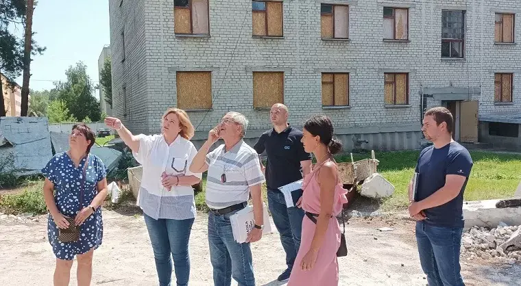 Минаева проверила ход восстановительных работ в доме по улице Горишнего