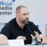 В Старому Салтові відновлюють два багатоквартирних будинки