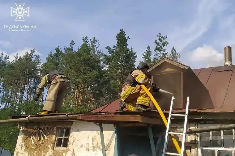 В Чугуївському районі загасили дві пожежі: всі через обстріли