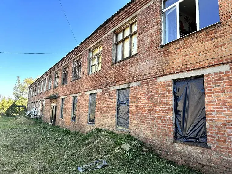 На Чугуевщине шведские волонтеры отстроят школу