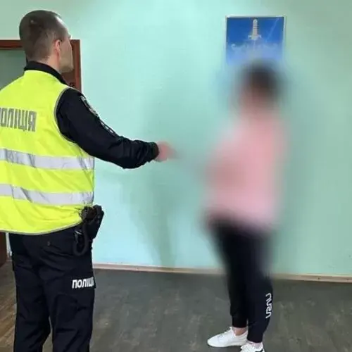 Складала списки місцевих і роздавала гуманітарку: на Чугуївщині викрили колаборантку