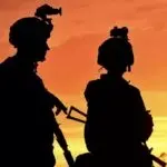 В Україні збільшили зарплати військовим: хто і скільки отримуватиме щомісяця