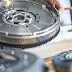 Что такое маховик двигателя и сколько он работает