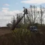 На Чугуївщині енергетики зміцнюють мережі перед зимою