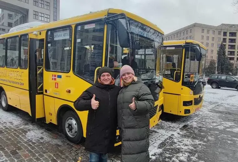 Две громады Чугуевщины получили новые школьные автобусы