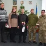 В Чугуєві вручили нагороди двом військовослужбовцям