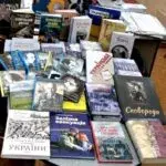 Військові подарували Чугуєву добірку історичної літератури