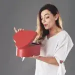 Подарок девушке на День влюбленных 14 февраля