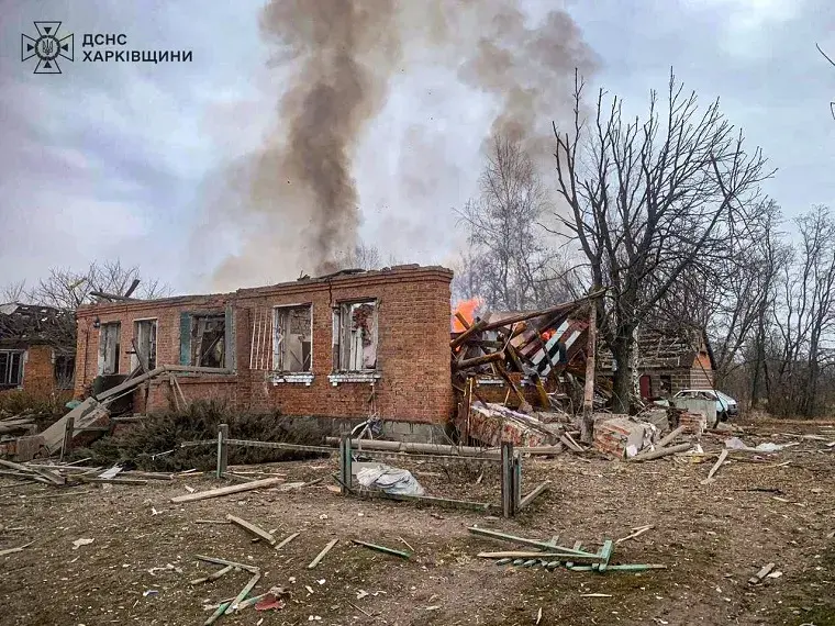 На Чугуївщині ворог ракетами зруйнував станцію екстреної меддопомоги