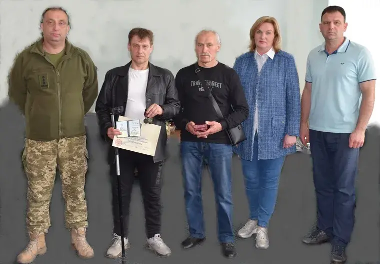 В Чугуеве наградили двух военных