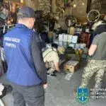На Харківщині затримали чоловіка, який зливав паливо зі службового авто