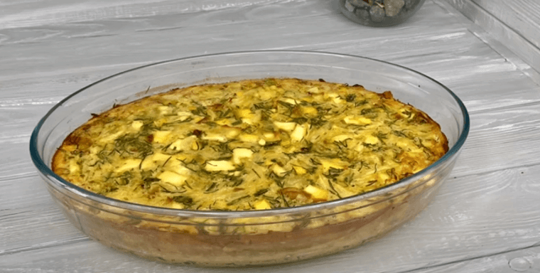 Простой и вкусный заливной пирог с яйцами и капустой: рецепт для занятых хозяек