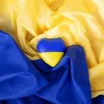 День Конституції 2024: теплі привітання і листівки