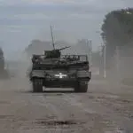 Російська армія прагне розширити контроль у Вовчанську і евакуює своїх поранених