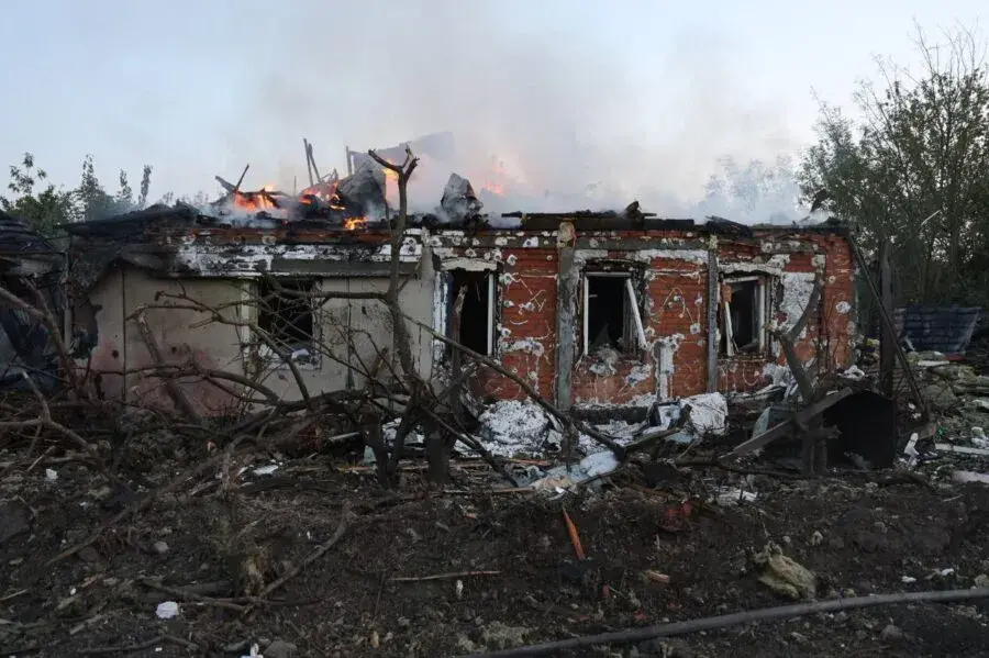 Окупанти обстріляли Харків і Чугуїв: є постраждалі і поранені