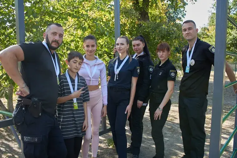 В Чугуеве полицейские провели тренировку для молодежи по программе «Здоровая Украина»