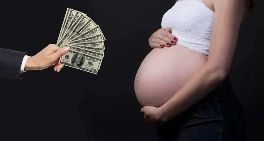 Клиники Харькова продавали младенцев за границу