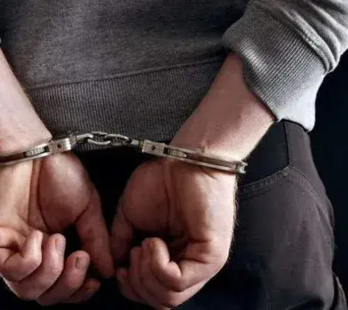 Ударил кулаком в лицо: житель Чугуевщины ограбил пенсионерку