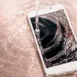 Що робити, якщо телефон впав у воду