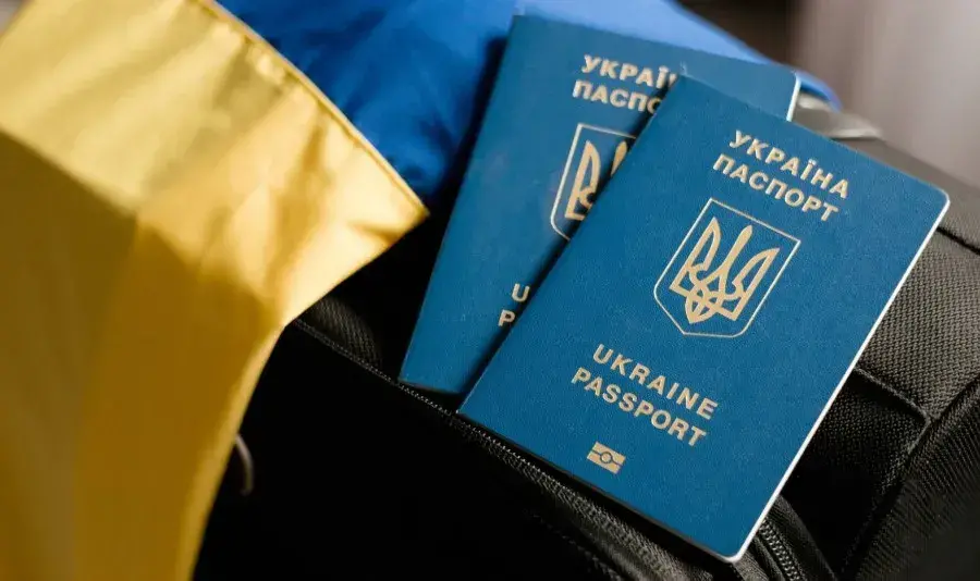 Множественное гражданство: в Украине официально разрешили двойной статус