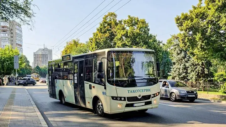 В Слобожанском меняют движение общественного транспорта: что отменят и где теперь будут остановки