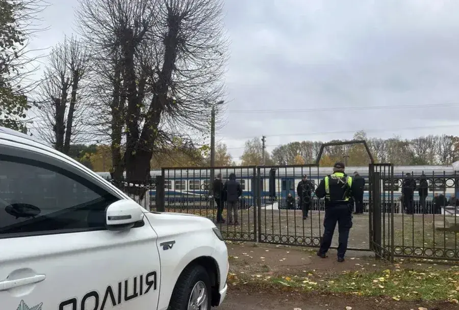 Харьковчанин подорвал людей на вокзале Овруча: есть погибшие и пострадавшие
