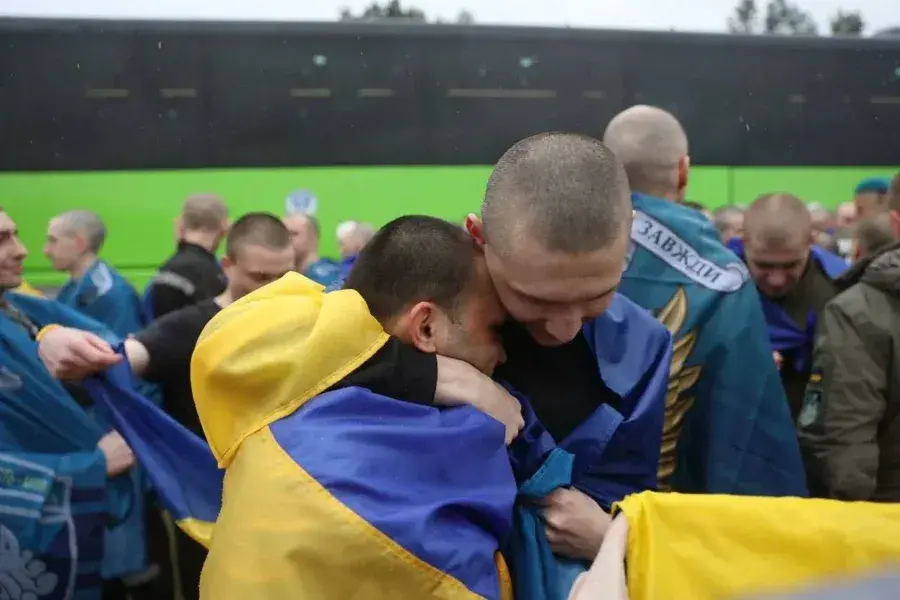 На Харківщину повернулися 11 людей із російського полону