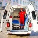 От квартиры до палаты: как в Харькове перевозят лежачих пациентов