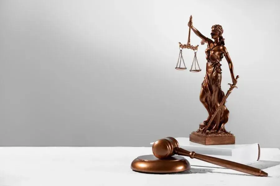 Адвокат у військових справах: коли потрібно звертатися?