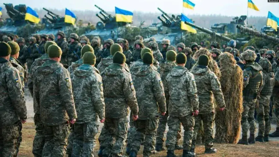 Нові контракти для ЗСУ: які зміни готує уряд та що отримають військові