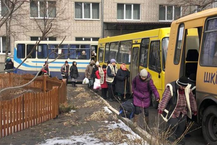 На Харківщині оголосили примусову евакуацію родин із дітьми у населених пунктах за 50 км від Харкова