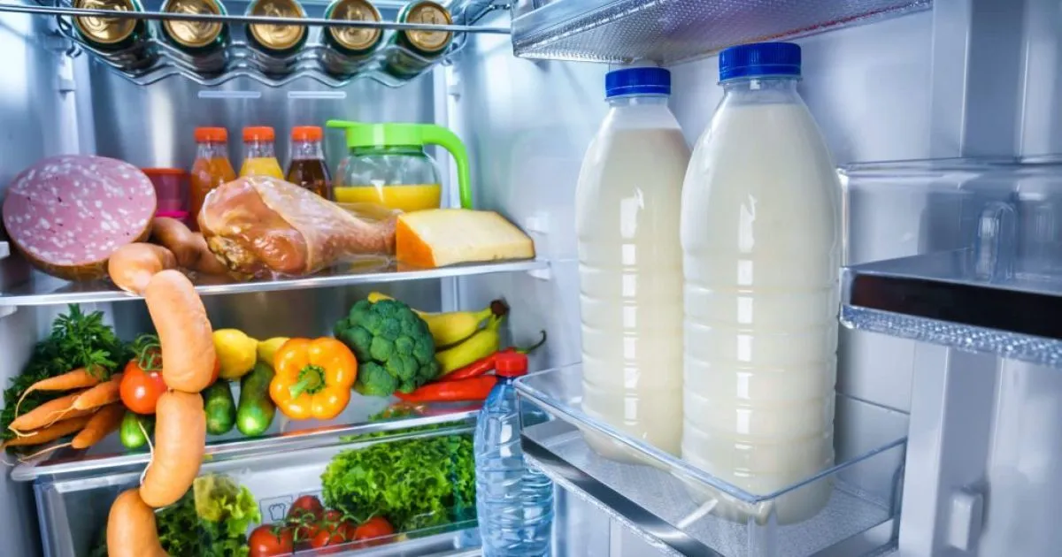 Продукти в холодильнику