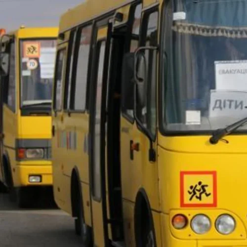 Родинам із Харківщини пропонують нове житло, роботу та школи: куди можна евакуюватися