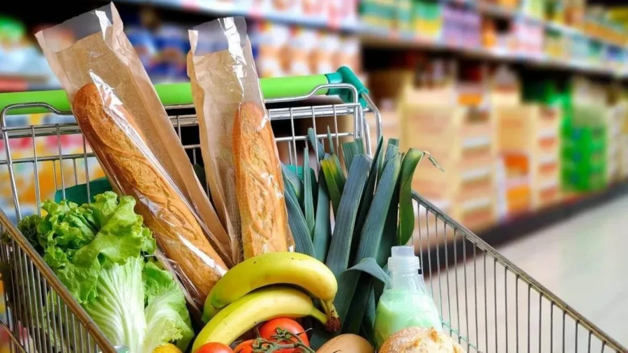Українцям можуть безкоштовно роздавати продукти із завершеним строком придатності: у Раді зареєстрували новий законопроєкт