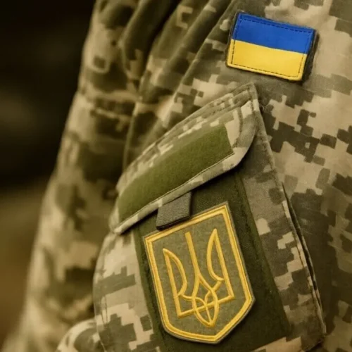 В Харьковской области мужчина с металлическим прутом напал на сотрудника ТЦК: пострадавший в больнице