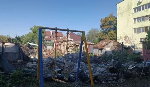 Росіяни обстріляли Чугуїв вночі: ліквідовують наслідки атаки