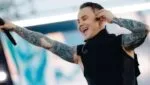 В Харкові пройшов перший виступ співака Пивоварова з парасолькою