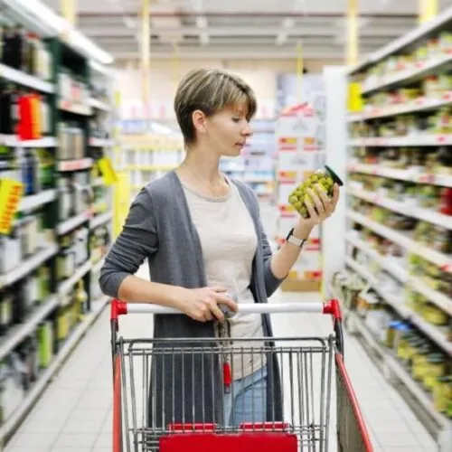 Какие продукты опасно есть после истечения срока годности