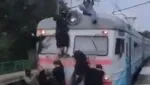 На Харківщині зупинили дітей, які влаштували зачепінг на електричці